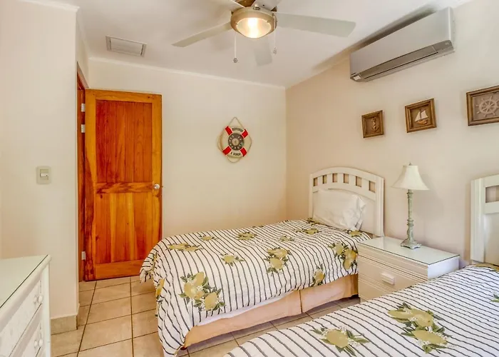 Bahia Pez Vela Combo Units 18 And 19 *